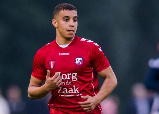 Jean-Paul de Jong stuurt Bilal Ould-Chikh van training FC Utrecht