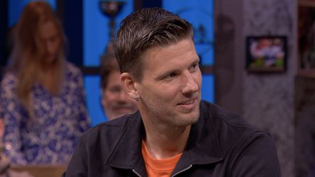 🎥 | Michiel Kramer laat clubvoorkeur nog maar eens duidelijk merken: 'Hoop dat Ajax niet wint nee'
