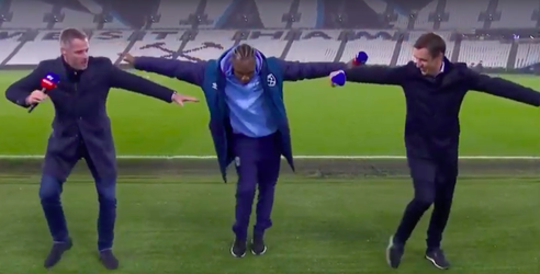 West Ham-aanvaller Antonio leert Jamie Carragher en Gary Neville de 'Ali G-dance' (video)