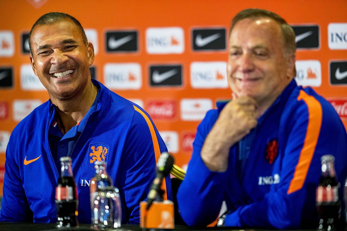 Gullit dolt met Dick: 'Deze 'advocaat' kost mij minder geld'