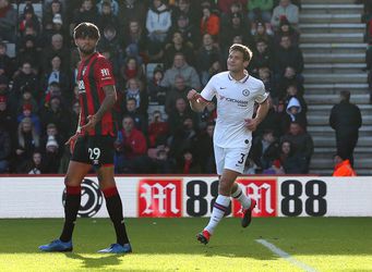 🎥 | Marcos Alonso helpt Chelsea met 2 goals aan een punt tegen Bournemouth van Aké