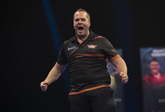 TV Gids: hoe laat is de finale van Dirk van Duijvenbode tegen Gerwyn Price?