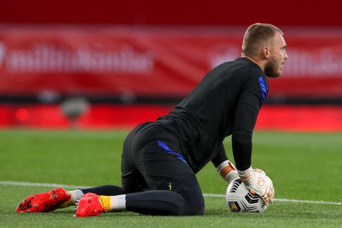 Daverende verrassing in de spelerstunnel: geen Jasper Cillessen op doel