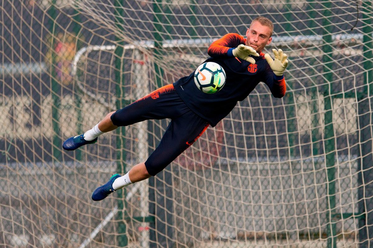 Cillessen mag nog niet weg bij Barça: 'Heb met m'n volle verstand getekend'