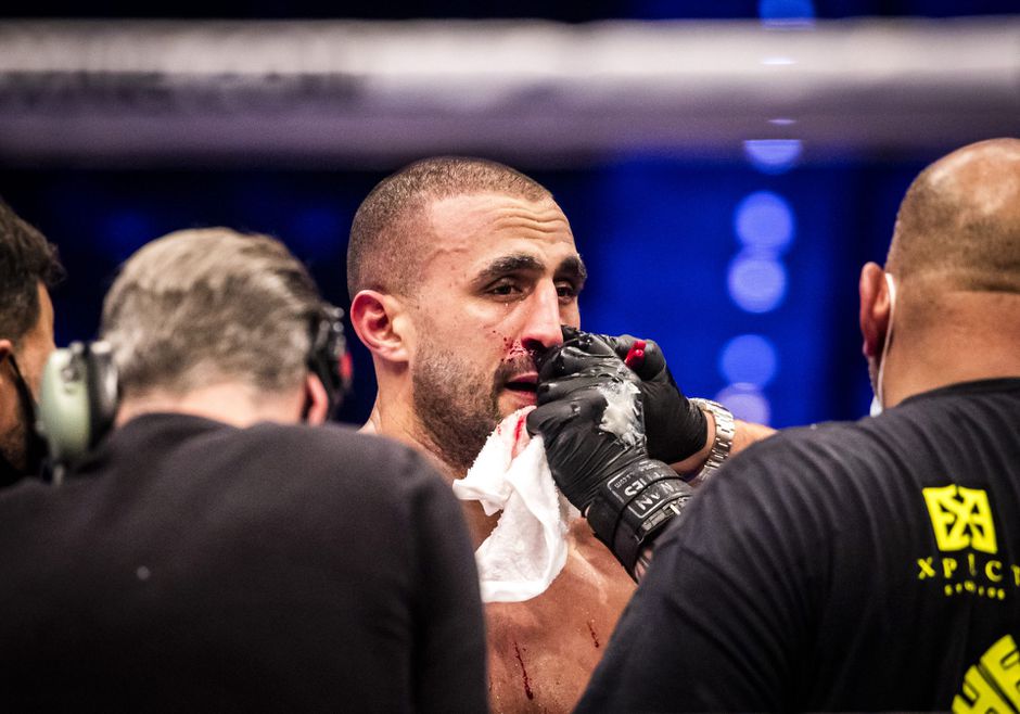Laat je horen: moet Badr Hari stoppen of niet?