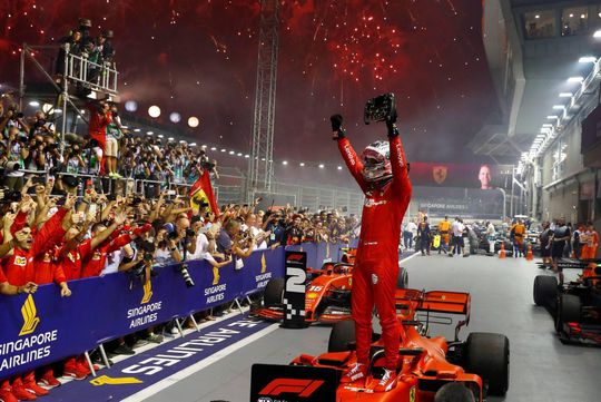 'Gat in F1-kalender: Singapore moet de nachtrace schrappen'