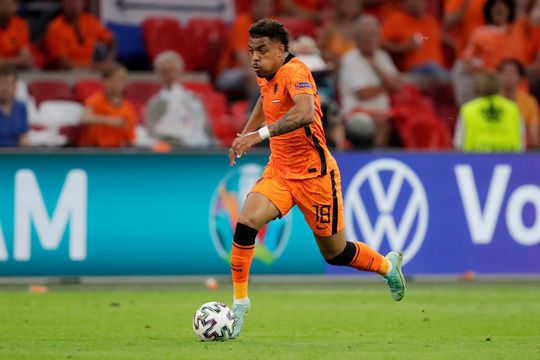 De Boer zet tegen Noord-Macedonië 2 nieuwe namen in de basis