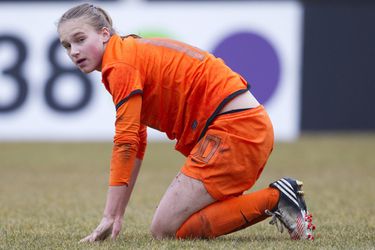 'Onze' Vivianne Miedema trefzeker voor Bayern München (video)