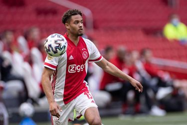 Het gaat pijlsnel met Devyne Rensch: nu al contractverlenging bij Ajax