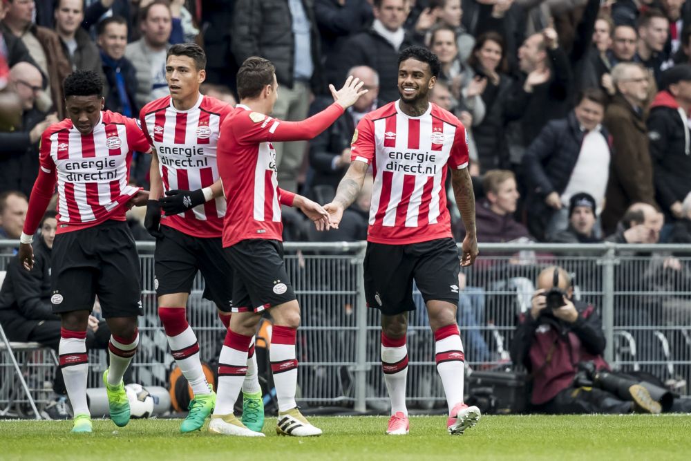 Teruglezen: PSV verslaat Ajax en laat Feyenoord juichen
