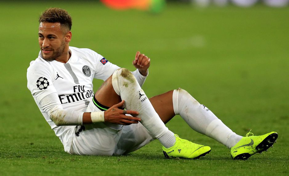 Neymar 2 dagen in zak en as na voetbreuk: 'Alleen maar gehuild'