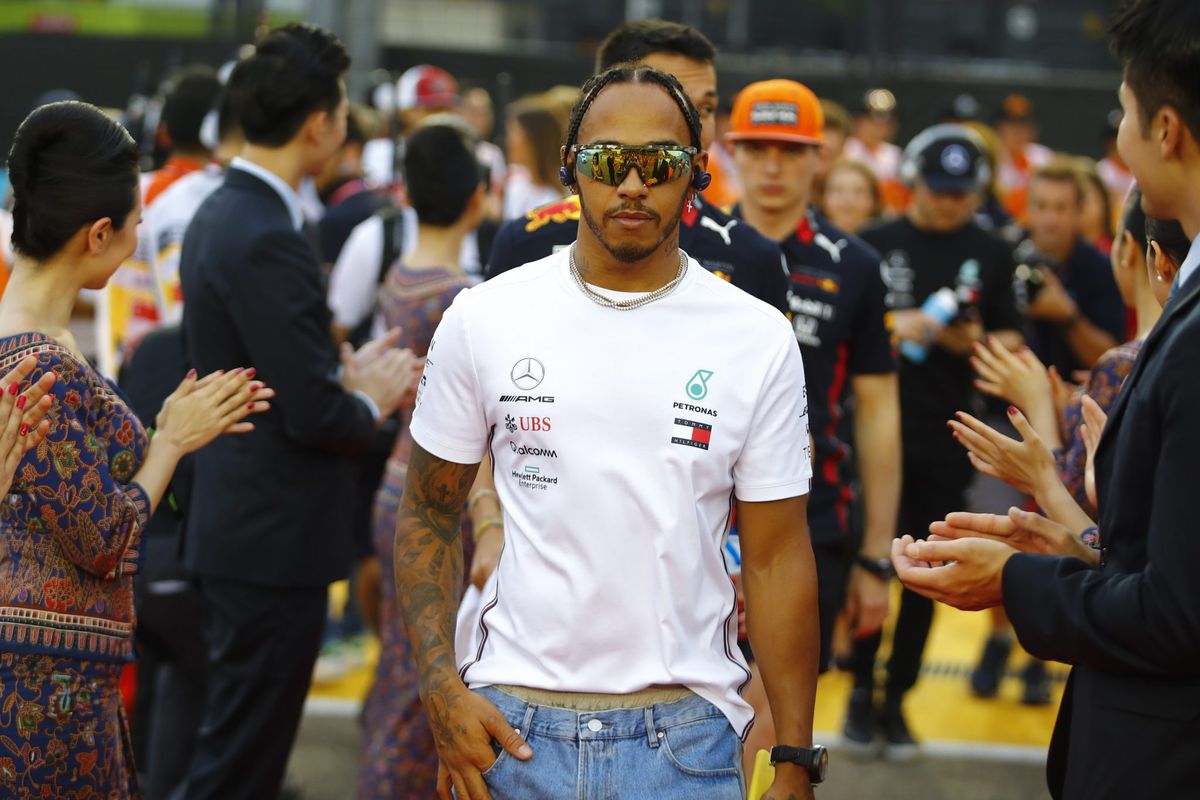 Hamilton wil voorsprong behouden en heeft boodschap aan Mercedes: 'Aan de slag'
