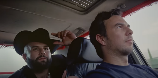🎥 | Nieuwe carrière voor Sergio Pérez? Red Bull-coureur duikt op als taxichauffeur