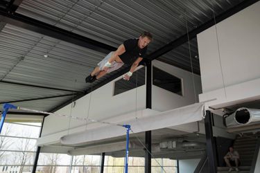 📸 | Epke Zonderland traint door in lege fitnesshal