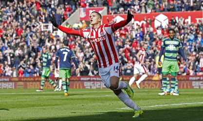 Afellay mag zijn skills laten zien en begint in basis bij Stoke City