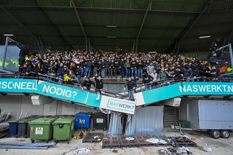 🎥 | Deel van NEC-tribune zakt in elkaar na Gelderse Derby