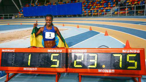 Dibaba verbreekt wereldrecord op 2000 meter indoor