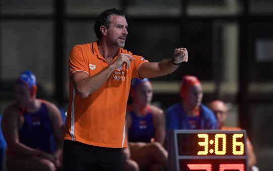 Nederlandse waterpolosters nemen ongenadig hard revanche op Canada