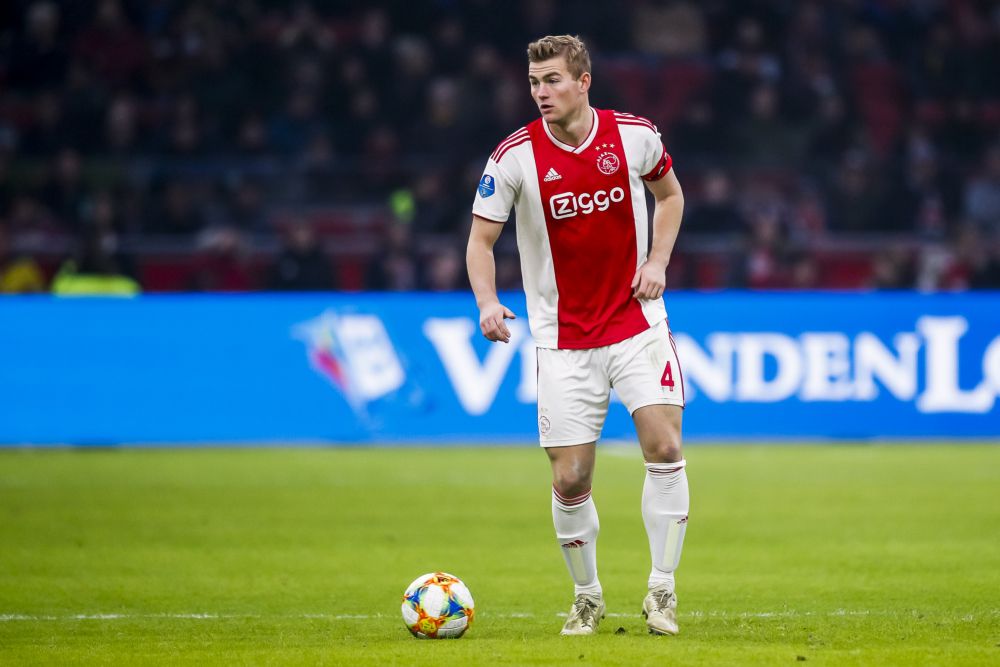 De Ligt trots na winnen Golden Boy Award: '13 jaar na Messi sta ik met die prijs'