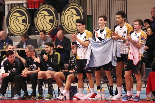 Lions boeken ruime overwinning in eerste handbalfinale