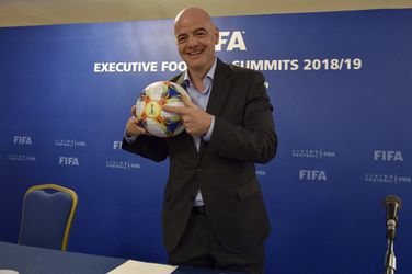 De FIFA viert feest en blaast 115 kaarsjes uit