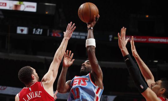 🎥 | Kyrie Irving kan toveren met basketbal: Nets-speler showt tegen Bulls zijn skills