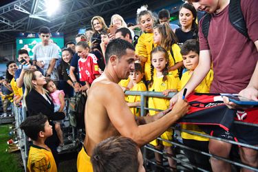 Cahill deelt bij afscheidsinterland 2 uur lang handtekeningen uit