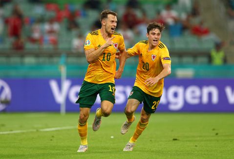 🎥 | Mis, mis, RAAK! Aaron Ramsey doet het uiteindelijk dan toch voor Wales: 1-0