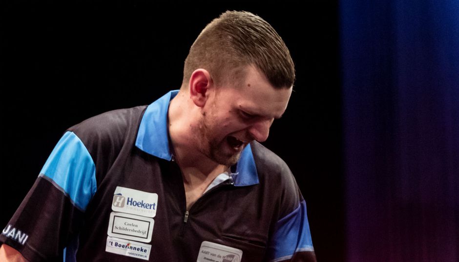 Martijn Kleermaker uitgeschakeld op BDO WK darts door geweldige Paul Hogan