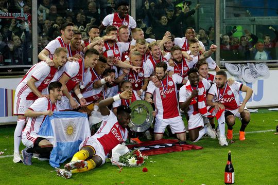 Wöber vierde kampioensfeestje Ajax mee: 'Ik was erg blij dat ik mocht komen'