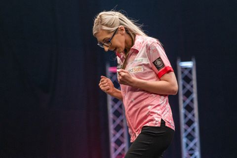 Oud-darter Co Stompé vindt verliezen van een vrouw erger dan van een man