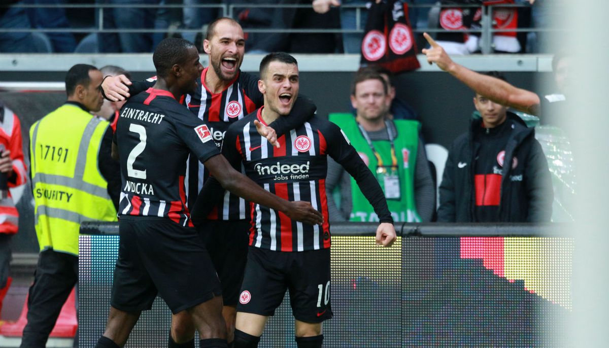 Wat gebeurt er in de Bundesliga?! Bayern verliest keihard en Leipzig wint met 8-0