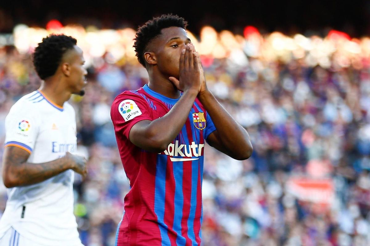 Ansu Fati haakt wéér geblesseerd af bij FC Barcelona