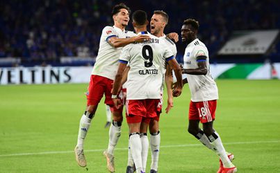 HSV trakteert Schalke 04 gelijk op een nederlaag bij openingswedstrijd 2. Bundesliga