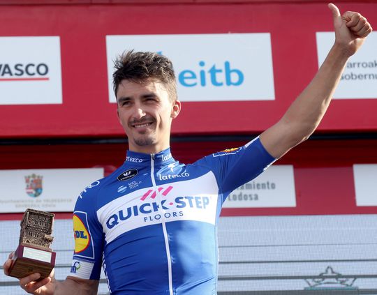 Oppermachtig Quick-Step ziet leider Alaphilippe ook tweede etappe winnen in Baskenland