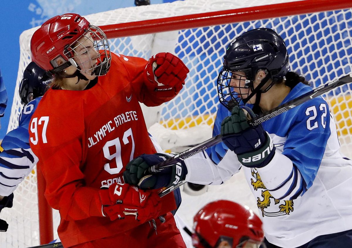 Russische ijshockeyster die zich misdroeg is voor 2 wedstrijden geschorst