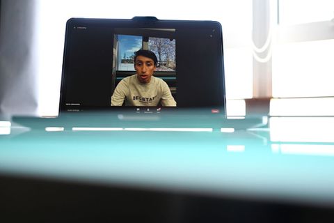 Bernal twijfelt aan vorm voor start Giro: 'Dat vertrouwen wil ik terugwinnen'