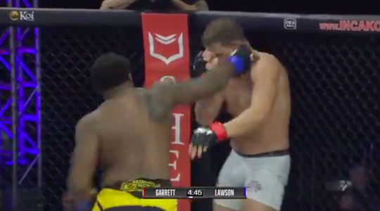 🎥 | WOW! MMA-vechter maakt al na 18 seconden korte metten met tegenstander