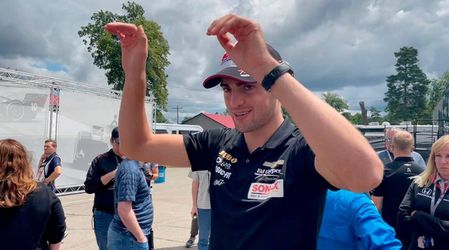 🎥 | Rinus 'VeeKay' rijdt bijrol in middenmoot op klein circuit van Mid-Ohio