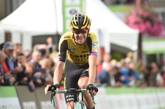 Laurens De Plus pakt in laatste etappe Binckbank Tour de eindzege af van Wellens