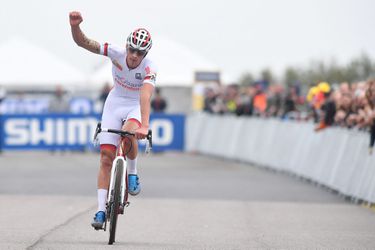 Onverslaanbare Van der Poel wint ook al in Koksijde