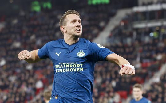 PSV laat geen spaan heel van AZ en gaat als foutloze winterkampioen 2024 in