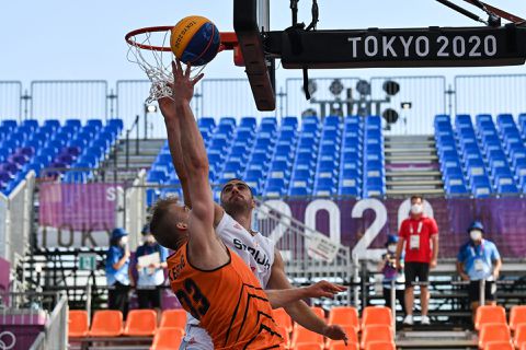 Nederlandse 3x3-basketballers komen net tekort tegen Servië