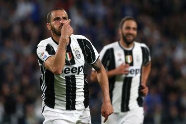 Juventus wint ook met grote cijfers van Genoa