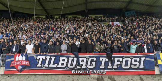 🎥 | MOOI 😍 Ballenjongen zweept het Tilburgse publiek op bij Willem II-PEC Zwolle