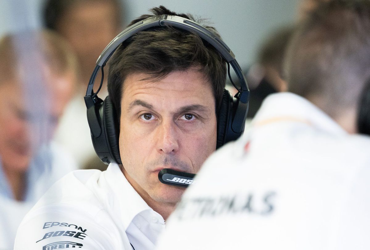 Wolff: 'Nog deze maand duidelijkheid over ploeggenoot van Hamilton bij Mercedes'