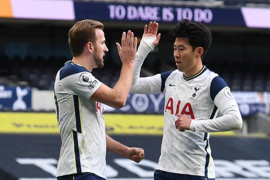 🎥 | Kane en Son schieten Tottenham langs Leeds United