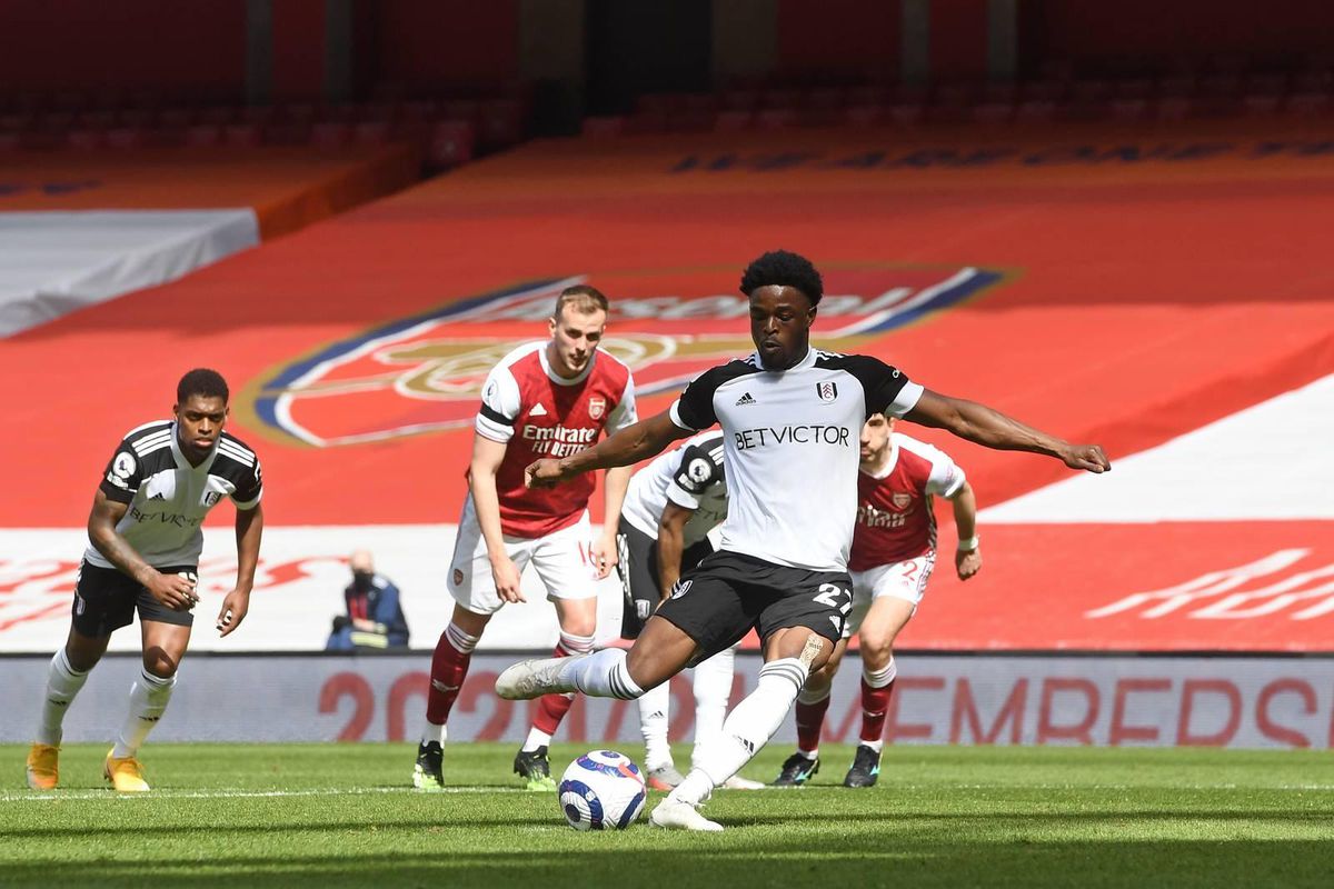 90+7! Arsenal deelt Fulham gigantische dreun uit in degradatiestrijd