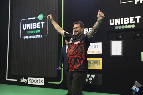 Clayton krijgt gigantisch bedrag aan prijzengeld, maar gaat maandag toch aan het werk