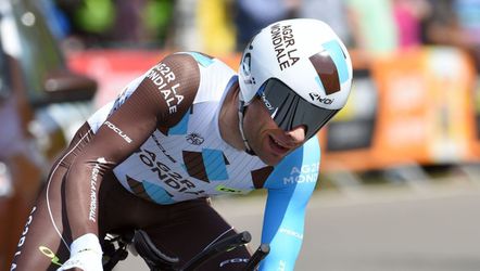 Péraud verlaat Giro al in Nederland na faceplant